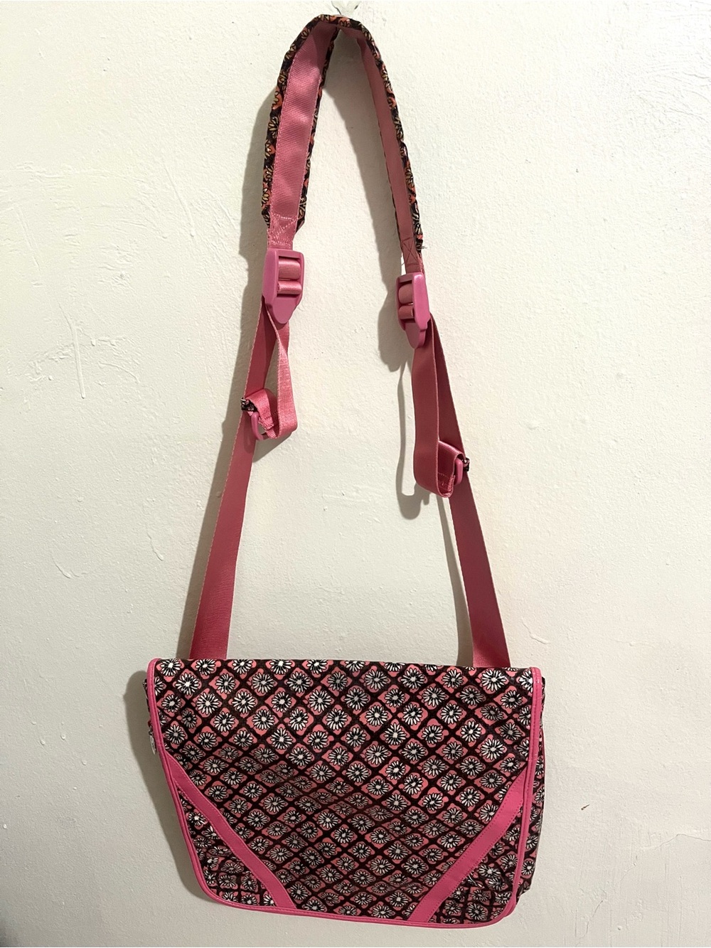 Vera Bradley Frill Vinyl Messenger Computer Bag